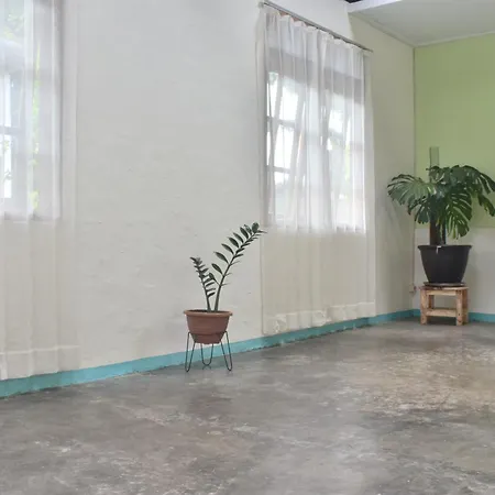 Mama'S Homestay Ruteng Exterior photo